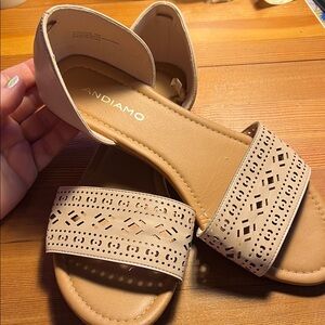 Andiamo Cut Out Tan Sandals LNWOT